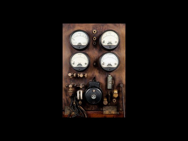 166 - 1 - Strumento di misura di grandezze elettriche  
