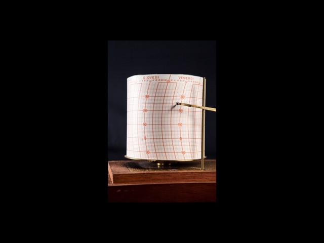 203 - 2 - Termografo con struttura di legno