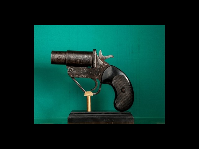Pistola lancia razzi